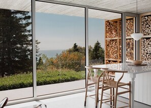 Dining - Chalet Le Petit Copeau #4 | Charlevoix (La Malbaie)