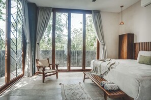 3 bedrooms, in-room safe, iron/ironing board, free WiFi - Casa Jade: Luxury Retreat w/ Private Rooftop Pool (Q.R.)