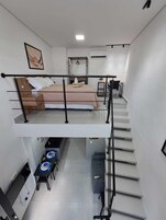 华丽开间, 微波炉, 城市景观 | 起居区 | 平板电视