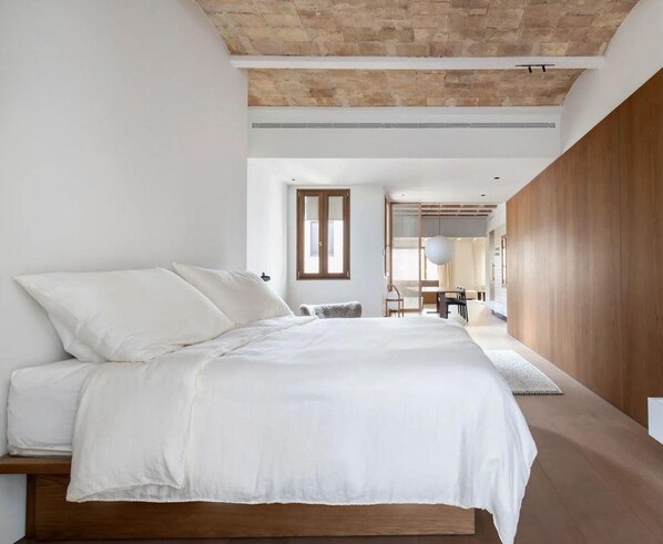 2 bedrooms, free WiFi, bed sheets - Barcelona Blissful Apartment Escape (Barcelona)