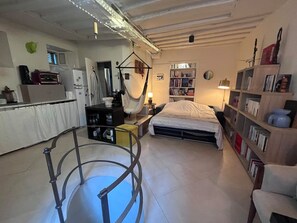 1 間睡房、熨斗/熨衫板、上網、床單