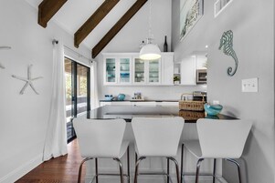 Condo, Multiple Beds, Hot Tub, Garden View (Seascape 21C) | Dining