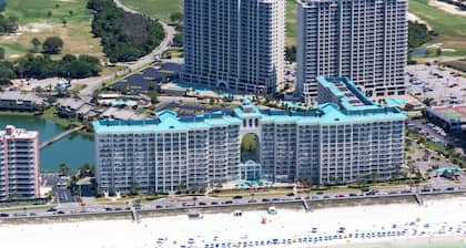 Sleeps 8 w/ Resort Pools, Tennis, Golf & Beach Access + Attraction Tickets!