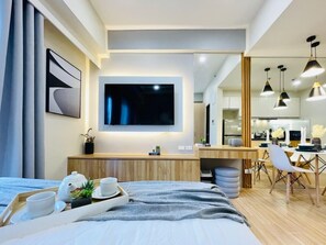 Iron/ironing board, bed sheets, wheelchair access