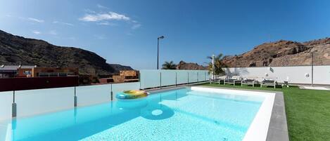 Outdoor pool, a heated pool