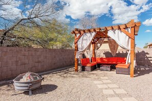 Terrace/patio - Rita Ranch Retreat - Cozy 4 BD (Tucson)