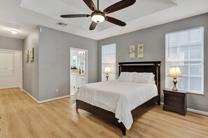 4 bedrooms, iron/ironing board, free WiFi, bed sheets