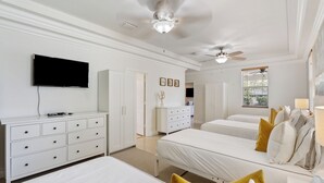 4 bedrooms, desk, iron/ironing board, free WiFi - 4bed 2bath, LMC, Airport, The Fort (Fort Lauderdale)
