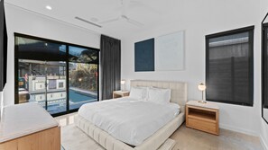 6 bedrooms, iron/ironing board, travel crib, free WiFi - New! 6 BR, 4.5B, Pool, Hot Tub, Cold Plunges, Outdoor Sauna, Bar, 9 TVs, Arcade (Austin)