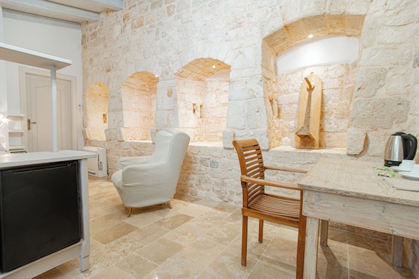 Double Room, Patio | Interior