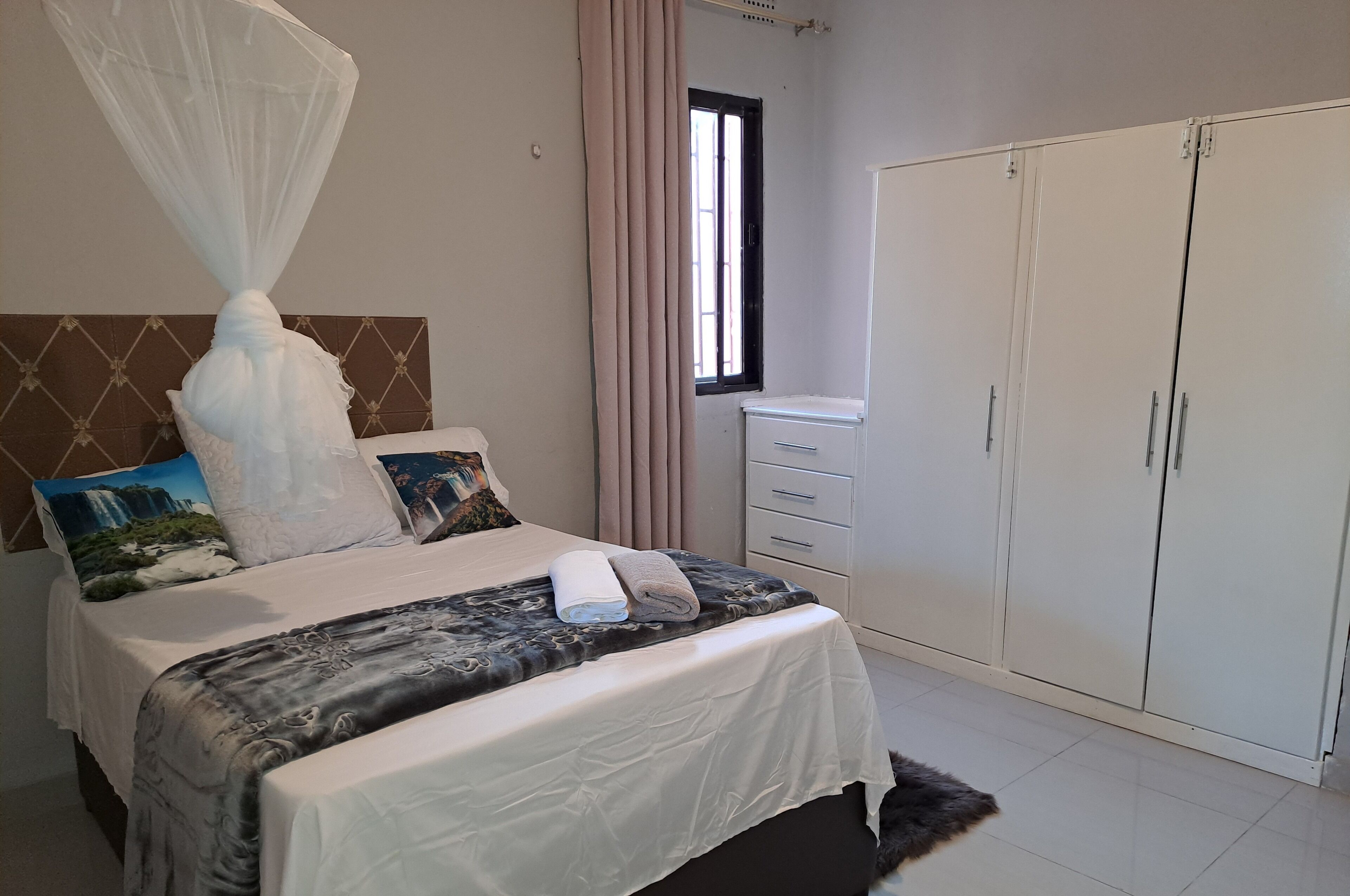 2 soverom, strykejern/-brett, wi-fi og sengetøy