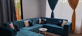 The Little Cave, Charming 2-bedroom apartment in marvelous Livingstone with WiFi