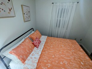 3 quartos, escrivaninha, ferros/tábuas de passar roupa, Wi-Fi