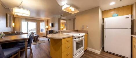 Mikrowelle, Ofen, Herdplatte, Geschirrspüler