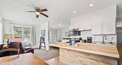 Modern Mountain Cozy Stay! Mountain Tavern Suites!