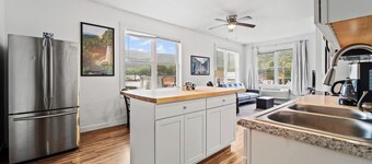 1BR Near Snowshoe | Modern Downtown Apt + Parking