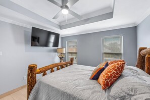 3 bedrooms, iron/ironing board, WiFi, bed sheets