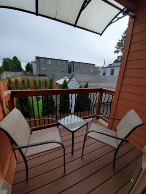 Property grounds - Luxury 3/3 apartment close to MAX tram, Fred Meyer at exit 305 (Portland)