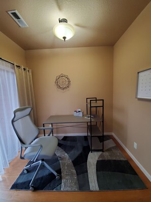 Interior - Luxury 3/3 apartment close to MAX tram, Fred Meyer at exit 305 (Portland)