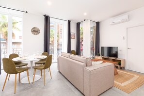TV - Belmar Apartments 1. WiFi + A/C + 5 Pax (Valencia)