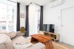 TV - Belmar Apartments 1. WiFi + A/C + 5 Pax (Valencia)