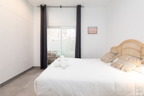1 habitación, tabla de planchar con plancha, wifi gratis y ropa de cama 