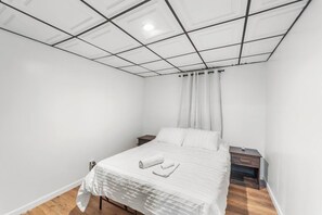 2 bedrooms, desk, iron/ironing board, free WiFi