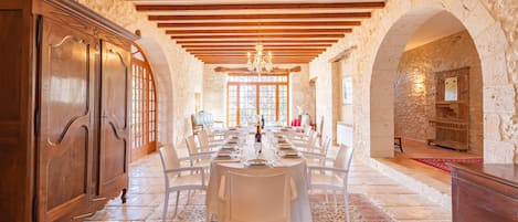 Banquet hall