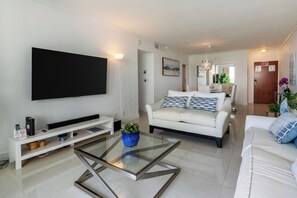 Smart-TV, Tischtennisplatte