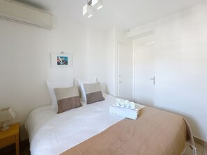 2 habitaciones, tabla de planchar con plancha y wifi gratis 