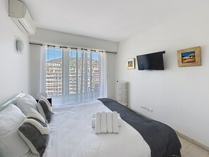 2 chambres, fer et planche à repasser, Wi-Fi gratuit, draps fournis