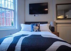 1 chambre, fer et planche à repasser, Wi-Fi, literie fournie