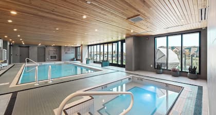 Sandman Signature Dallas Las Colinas Hotel & Suites