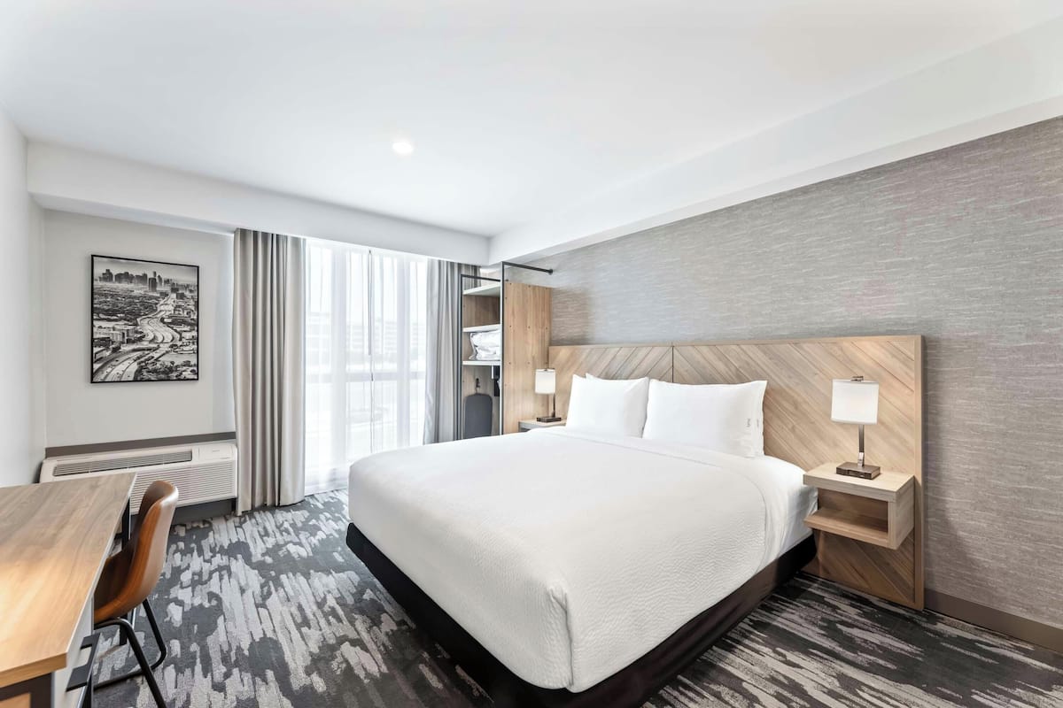 Room, 1 King Bed (Accessible)
