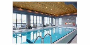 من حمّامات السباحة المغطاة