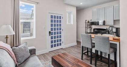 1BR+1BA | Cozy, Central | Laundry+Free Parking