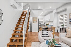 TV - 2BR+LOFT-Golden Hill, Cozy+Games (San Diego)
