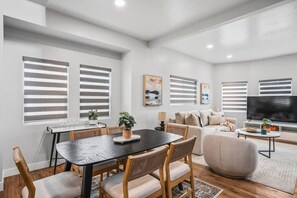 Dining - 2BR+LOFT-Golden Hill, Cozy+Games (San Diego)