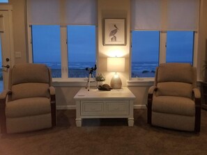 Interior - Sail Away - Waldport (Waldport)