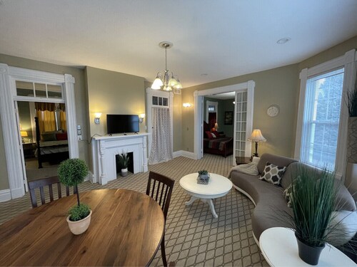 Charming 2-Bedroom Apartment Near Historic Downtown Marietta