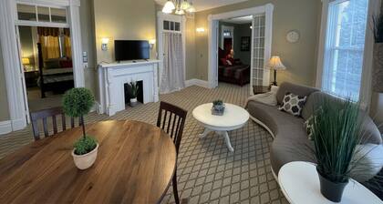 Charming 2-Bedroom Apartment Near Historic Downtown Marietta