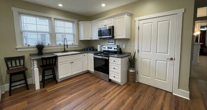 Charming 2-Bedroom Apartment Near Historic Downtown Marietta