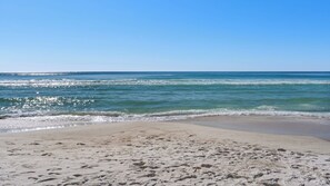 Beach nearby - Beachside Stay w/ Pool & Beach Access + Free Attraction Tickets! (Panama City Beach)