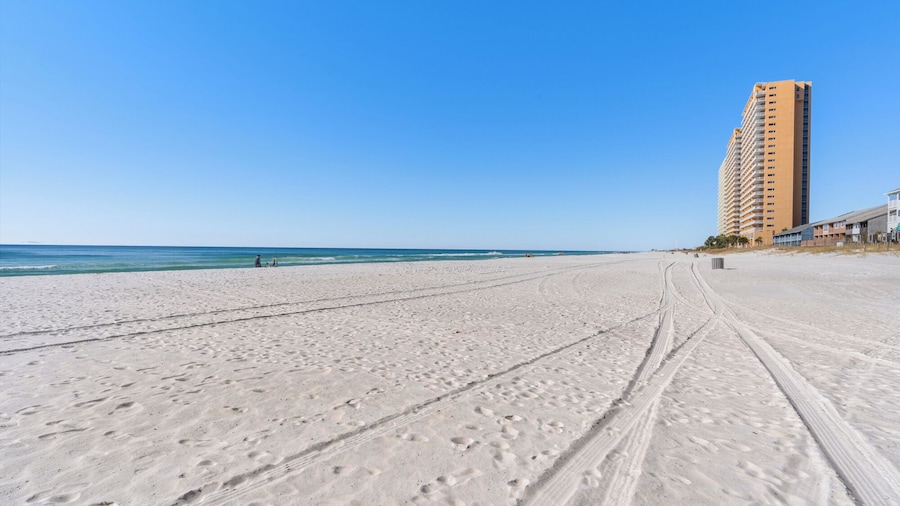 Beachside Stay w/ Pool & Beach Access + Free Attraction Tickets!