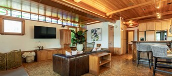 Stunning Victorian Home 6th Ave unbeatable area