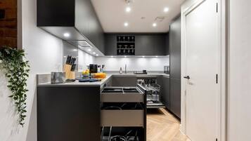 Fridge, microwave, oven, stovetop