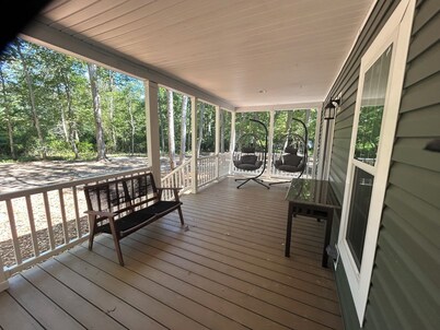 Shire House vibrant spacious cabin safe family pet friendly fire pit trails fish