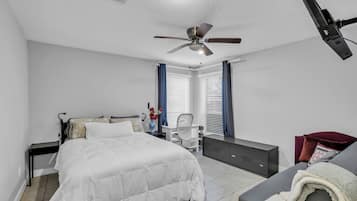 1 bedroom, desk, iron/ironing board, free WiFi