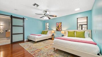 4 bedrooms, desk, WiFi (free), bed sheets