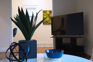 Interior - Modern 1BR in Wortley Village+ Wi-Fi +Washer&Dryer (London)